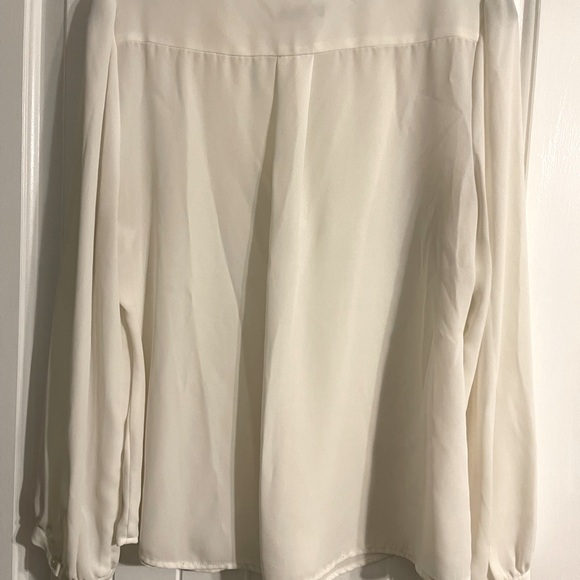 Express Blouse - Picture 2 of 5